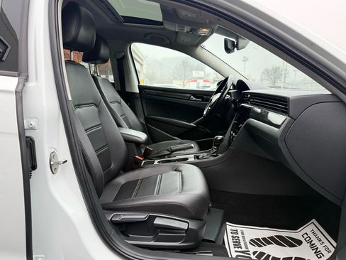 Used 2020 Volkswagen Passat 2.0T R-Line image 37