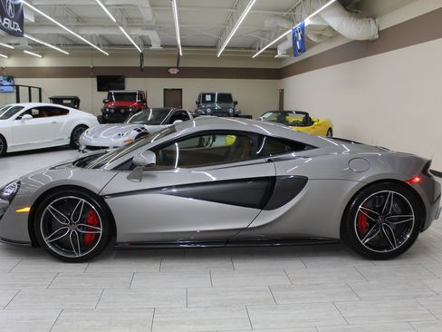 Used 2017 McLaren 570S Coupe image 8
