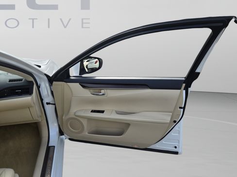 Used 2014 Lexus ES 350 w/ Premium Package FWD image 31