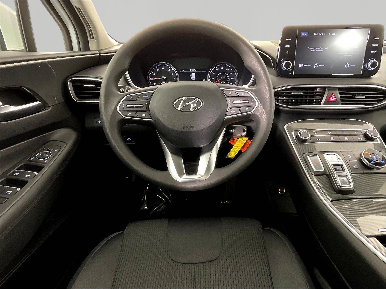 Used 2023 Hyundai Santa Fe SE w/ Cargo Package AWD/4WD image 8