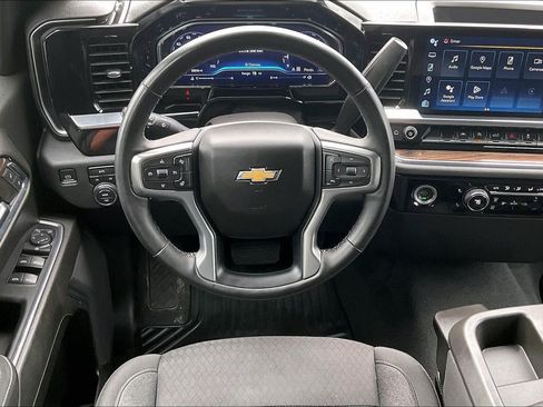 Used 2023 Chevrolet Silverado 1500 LT AWD/4WD image 5