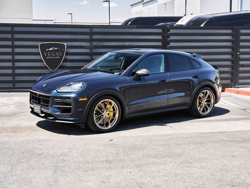 Used 2024 Porsche Cayenne Turbo GT AWD/4WD image 5