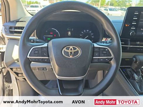 Used 2021 Toyota Sienna LE w/ LE Plus Package FWD image 14