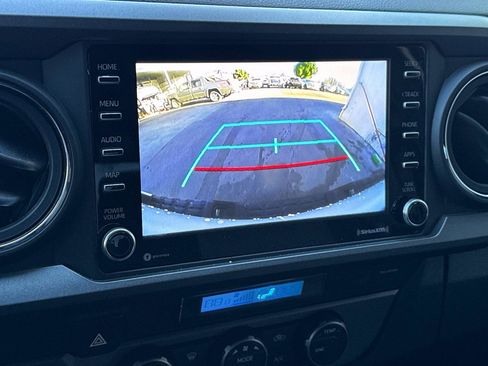 Used 2022 Toyota Tacoma TRD Off-Road image 21