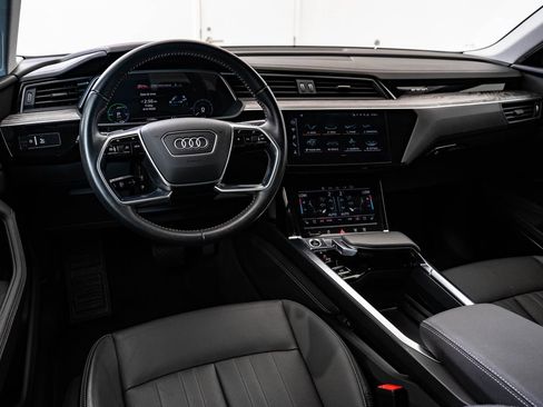 Used 2021 Audi e-tron Premium Plus w/ Premium Plus Package AWD/4WD image 4