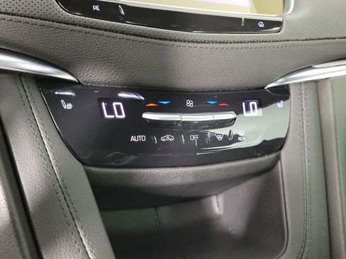 Certified 2025 Cadillac XT5 Luxury FWD image 27