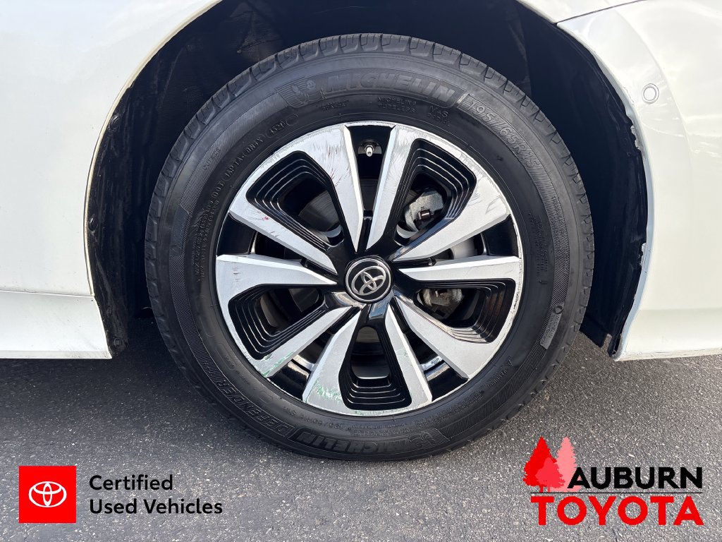 Certified 2017 Toyota Prius Prime Advanced w/ Carpet Mat Package FWD image 25