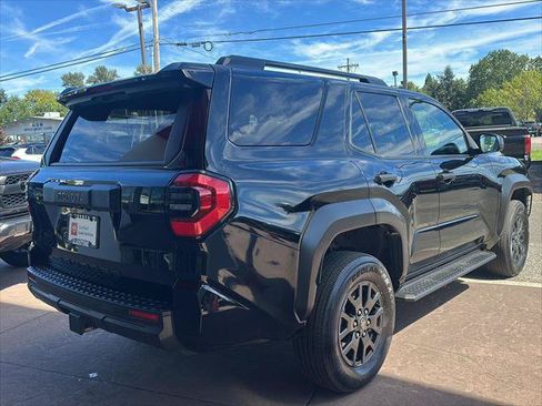 Certified 2025 Toyota 4Runner SR5 AWD/4WD image 5
