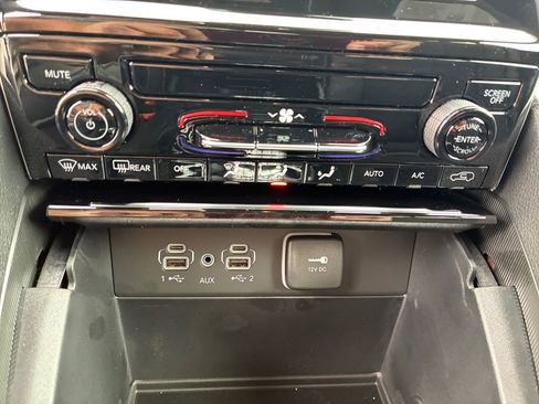 New 2025 Jeep Grand Cherokee L Laredo image 10