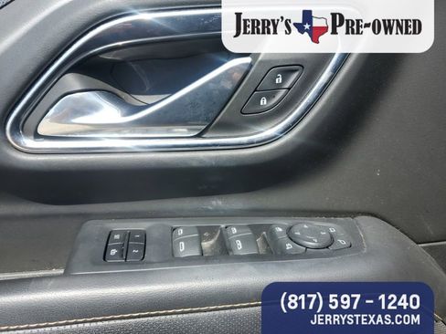 Used 2023 GMC Yukon AT4 w/ AT4 Premium Plus Package image 9