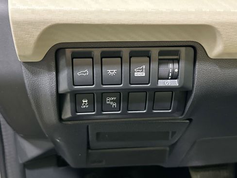 Used 2021 Subaru Ascent Premium w/ Sport Package image 17