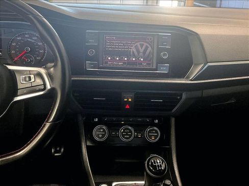 Used 2019 Volkswagen Jetta GLI FWD image 18