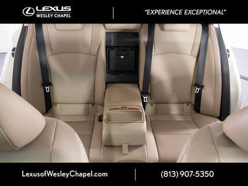Used 2020 Lexus ES 300h w/ Premium Package FWD image 16