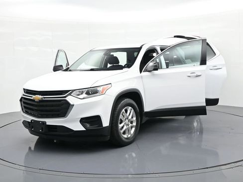 Used 2021 Chevrolet Traverse LS AWD/4WD image 32