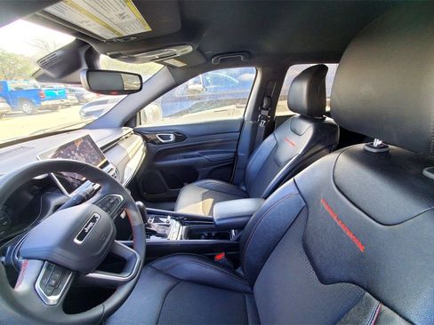 Used 2024 Jeep Compass Trailhawk image 9