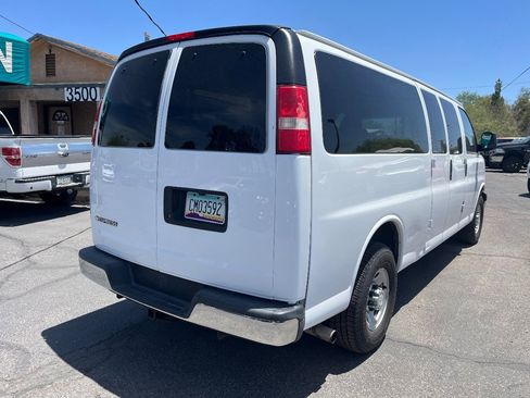 Used 2017 Chevrolet Express 3500 LT w/ LT Preferred Equipment Group RWD image 5