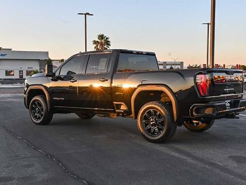 Used 2025 GMC Sierra 2500 AT4 AWD/4WD image 6