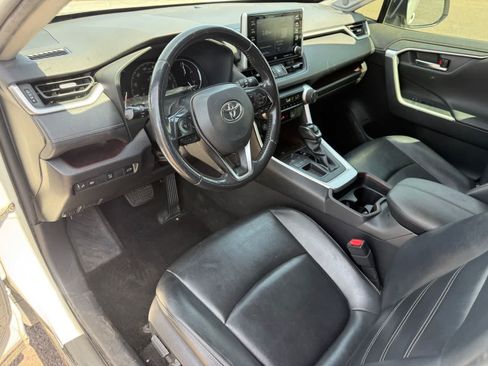 Used 2019 Toyota RAV4 Limited w/ Advanced Technology Package FWD image 14