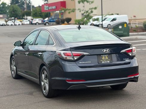 Used 2017 Hyundai Sonata Limited w/ Ultimate Package 02 FWD image 5