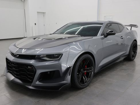 Used 2021 Chevrolet Camaro ZL1 RWD image 7