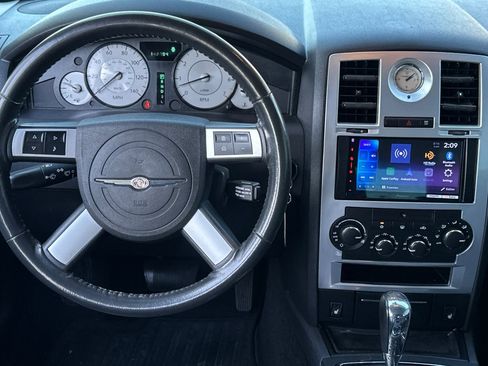 Used 2010 Chrysler 300 Touring image 14