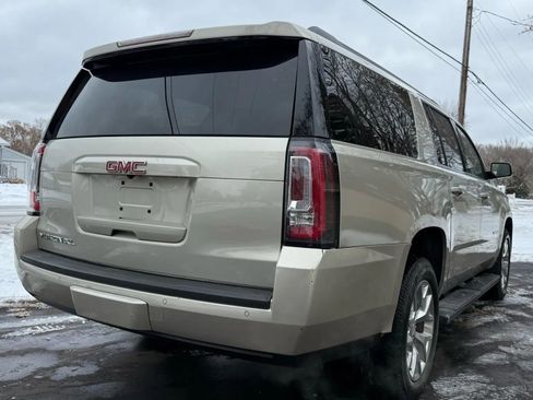 Used 2016 GMC Yukon XL SLT image 6