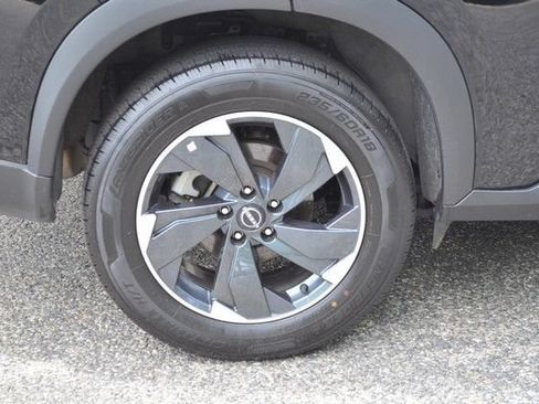 Used 2025 Nissan Rogue SV AWD/4WD image 11