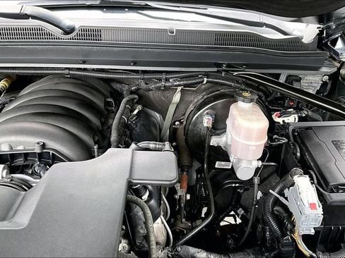 Used 2020 Chevrolet Suburban Premier AWD/4WD image 32