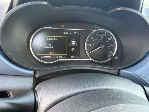 Used 2025 Nissan Versa SV w/ Trunk Package FWD image 9