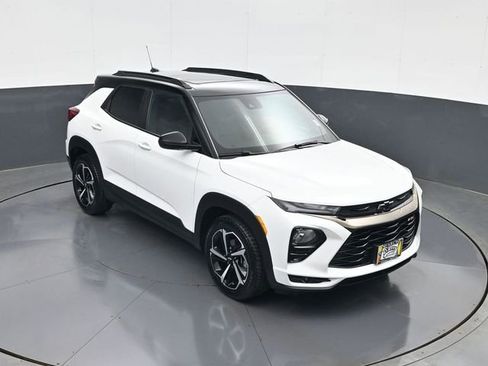 Certified 2023 Chevrolet TrailBlazer RS w/ Sun and Liftgate Package FWD image 15