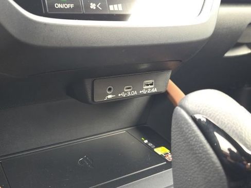 Certified 2025 Subaru Forester Touring AWD/4WD image 18