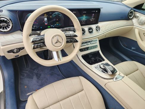 Used 2021 Mercedes-Benz E 450 Cabriolet image 2