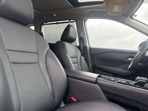 Certified 2023 Nissan Rogue SL w/ SL Premium Package image 31