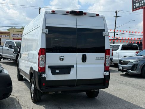 Used 2023 RAM ProMaster 2500 FWD image 5