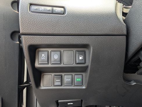 Used 2020 Nissan Rogue S AWD/4WD image 31