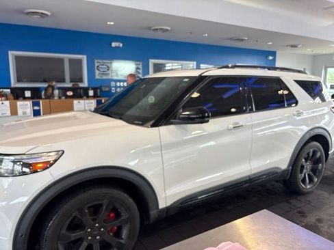 Used 2020 Ford Explorer ST w/ ST Street Pack AWD/4WD image 3