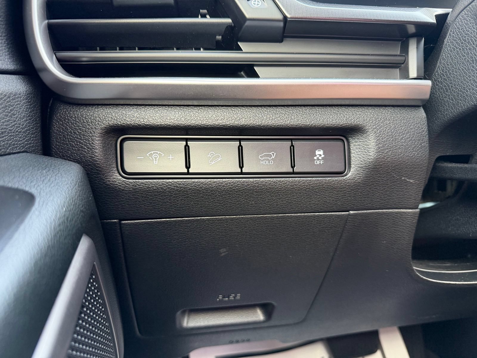 Used 2025 Kia Telluride S FWD image 28