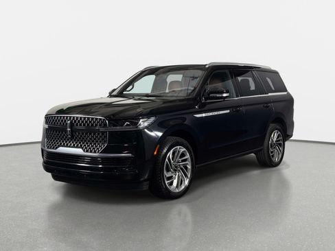 Used 2025 Lincoln Navigator Reserve AWD/4WD image 7