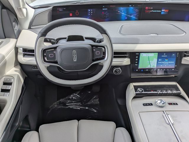 New 2026 Lincoln Navigator Premiere AWD/4WD image 16