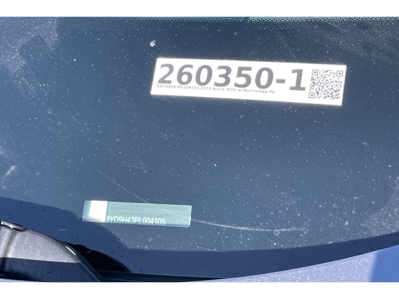 Used 2023 Acura MDX w/ Technology Package FWD image 2