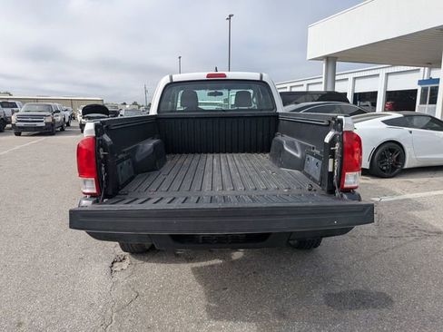 Used 2017 Toyota Tacoma SR image 12