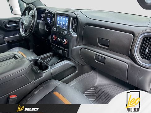 Used 2022 GMC Sierra 2500 AT4 w/ AT4 Preferred Package AWD/4WD image 32