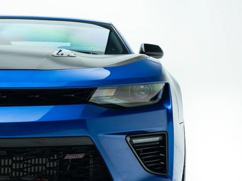 Used 2017 Chevrolet Camaro SS RWD image 7