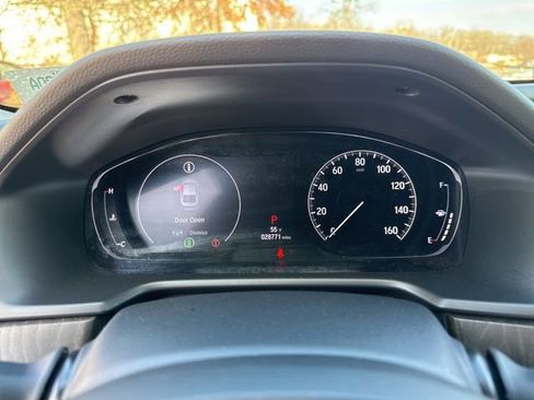 Used 2019 Honda Accord Touring image 11
