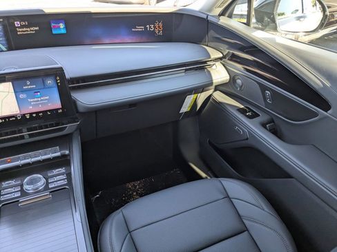 New 2026 Lincoln Nautilus Premier w/ Equipment Group 102A AWD/4WD image 17