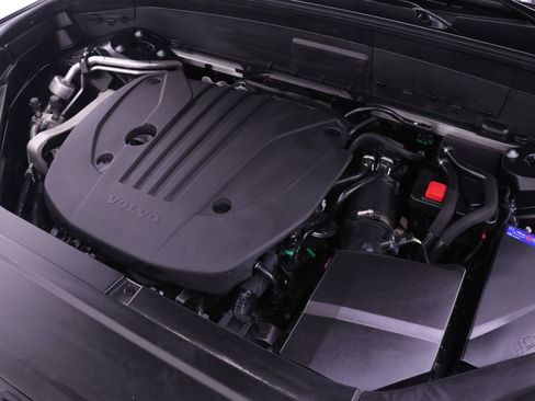 Certified 2025 Volvo XC90 B5 Plus AWD/4WD image 23