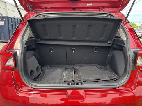 Used 2024 Hyundai Venue SEL FWD image 14