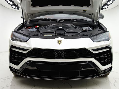 Used 2022 Lamborghini Urus AWD/4WD image 17