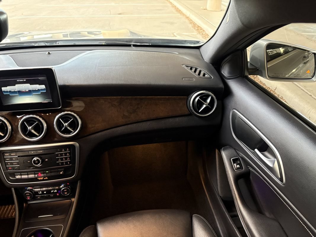 Used 2016 Mercedes-Benz GLA 250 image 12