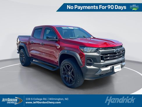 Used 2024 Chevrolet Colorado Trail Boss w/ Technology Package image 1